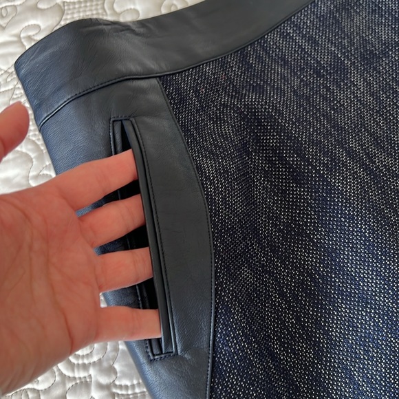 Ann Taylor pencil skirt - Picture 10 of 17